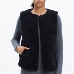 Madewell Vest Womens XXS Black Faux Fur Teddy Lined Hook Eye Pockets Shearling